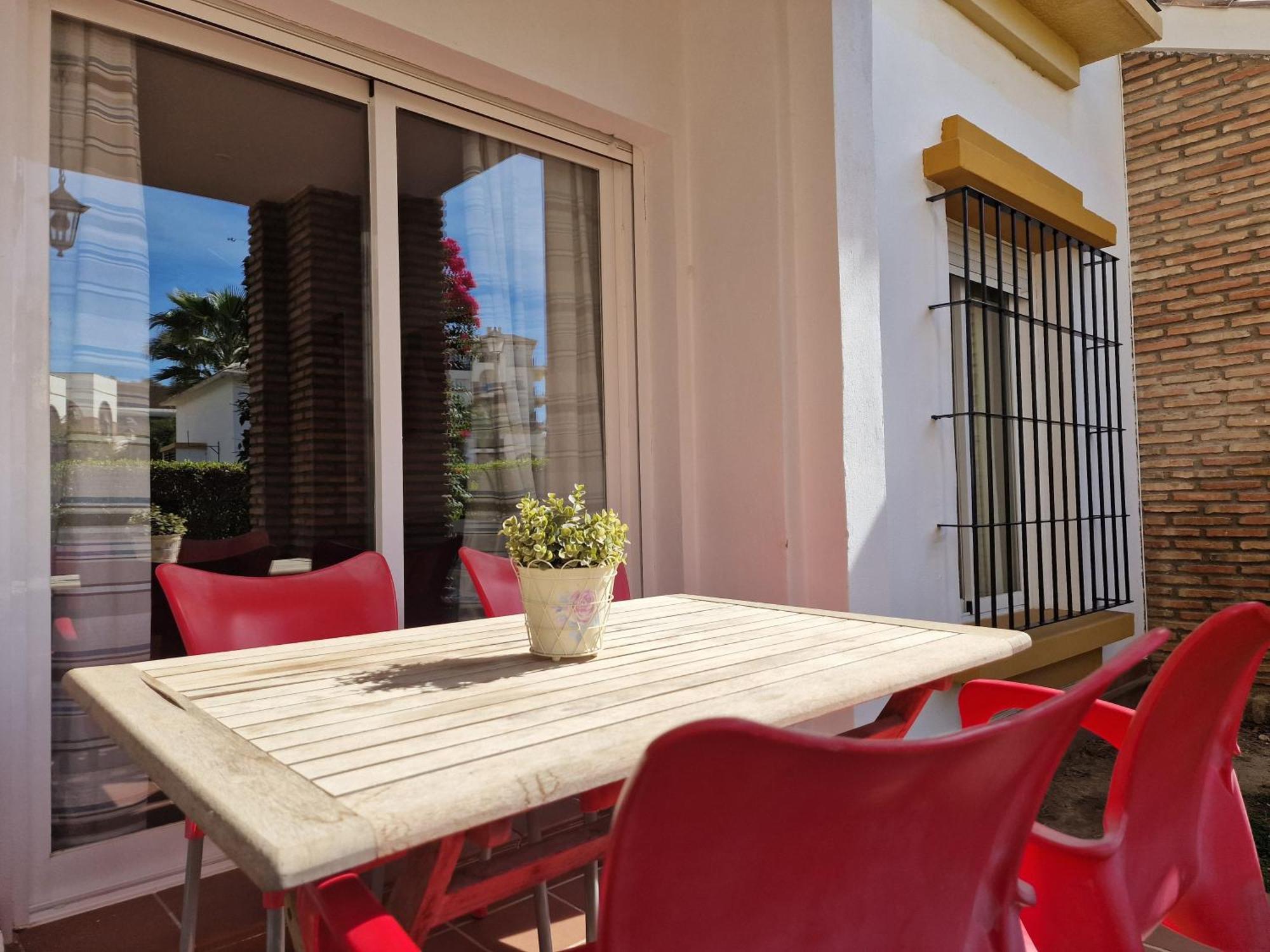 Sun, & The Year Beautiful Place To Enjoy In Summer Or Winter Apartment